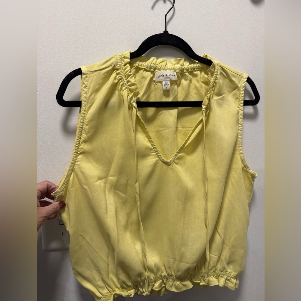 Cloth & Stone Ruffled-Edge Tank Size M - Picture 7 of 8